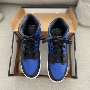 Air Jordan 1 Mid GS “Royal 2020” Stadium Shoes -Size 7Y
